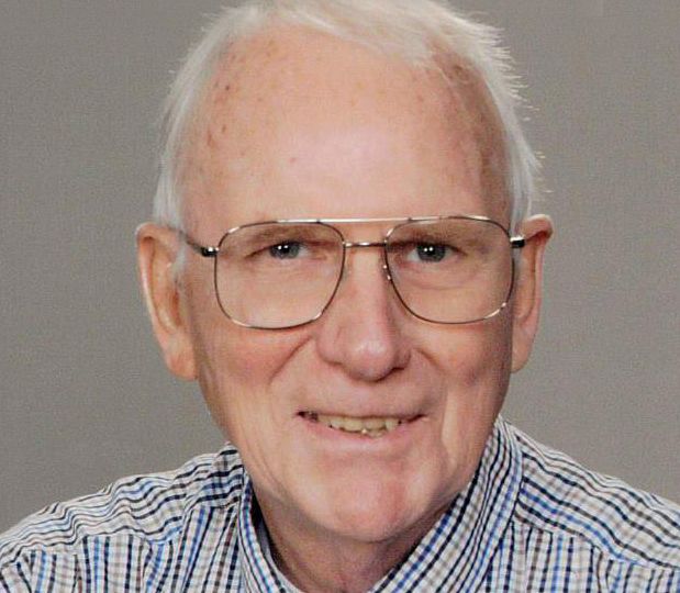 Snyder, Lowell Mac Obituary Photo